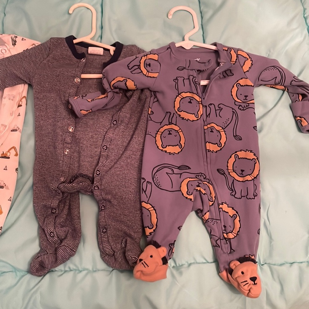 4 newborn onesies